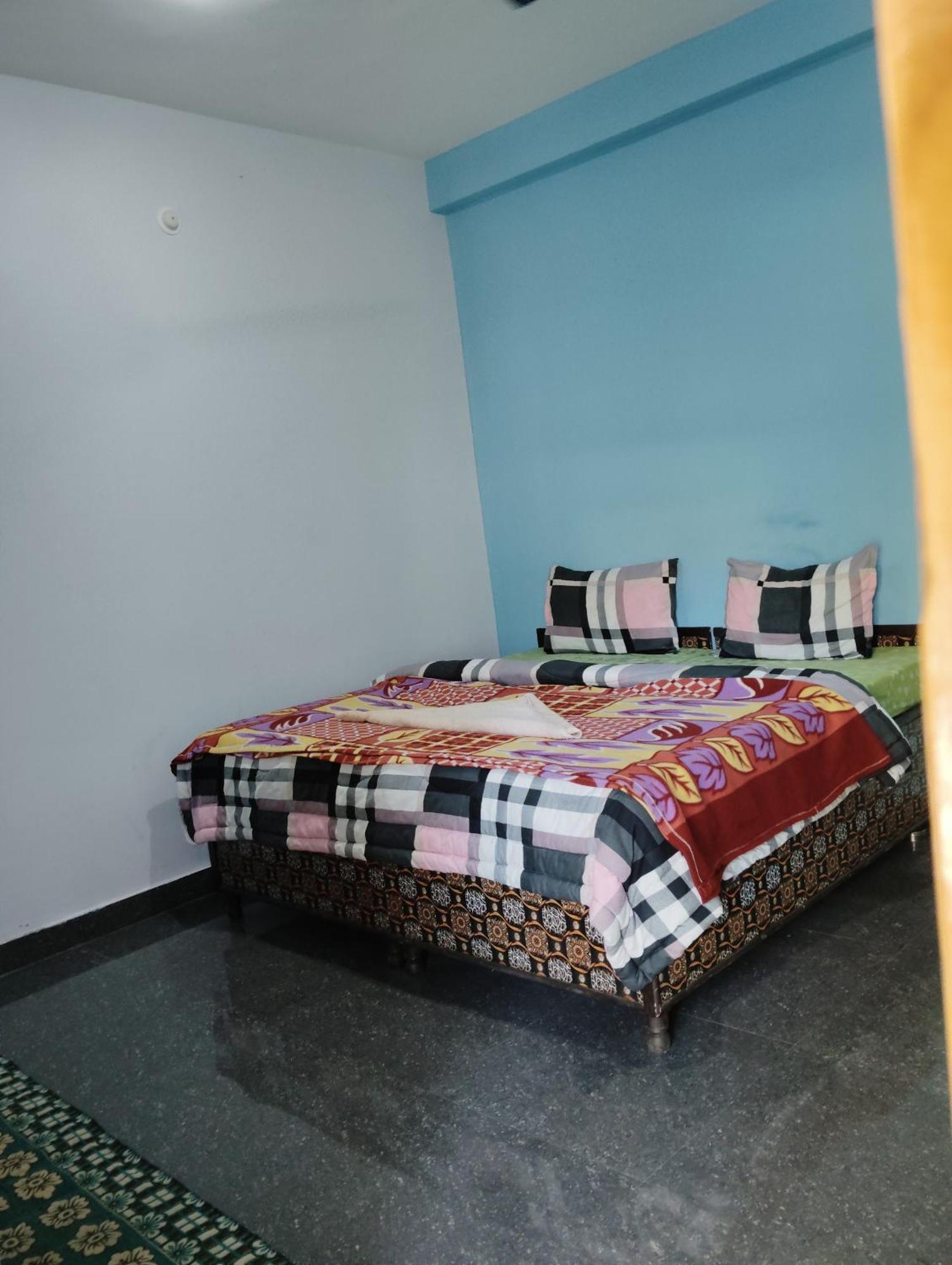 Dog N Hill Hotel Kasol Exterior photo