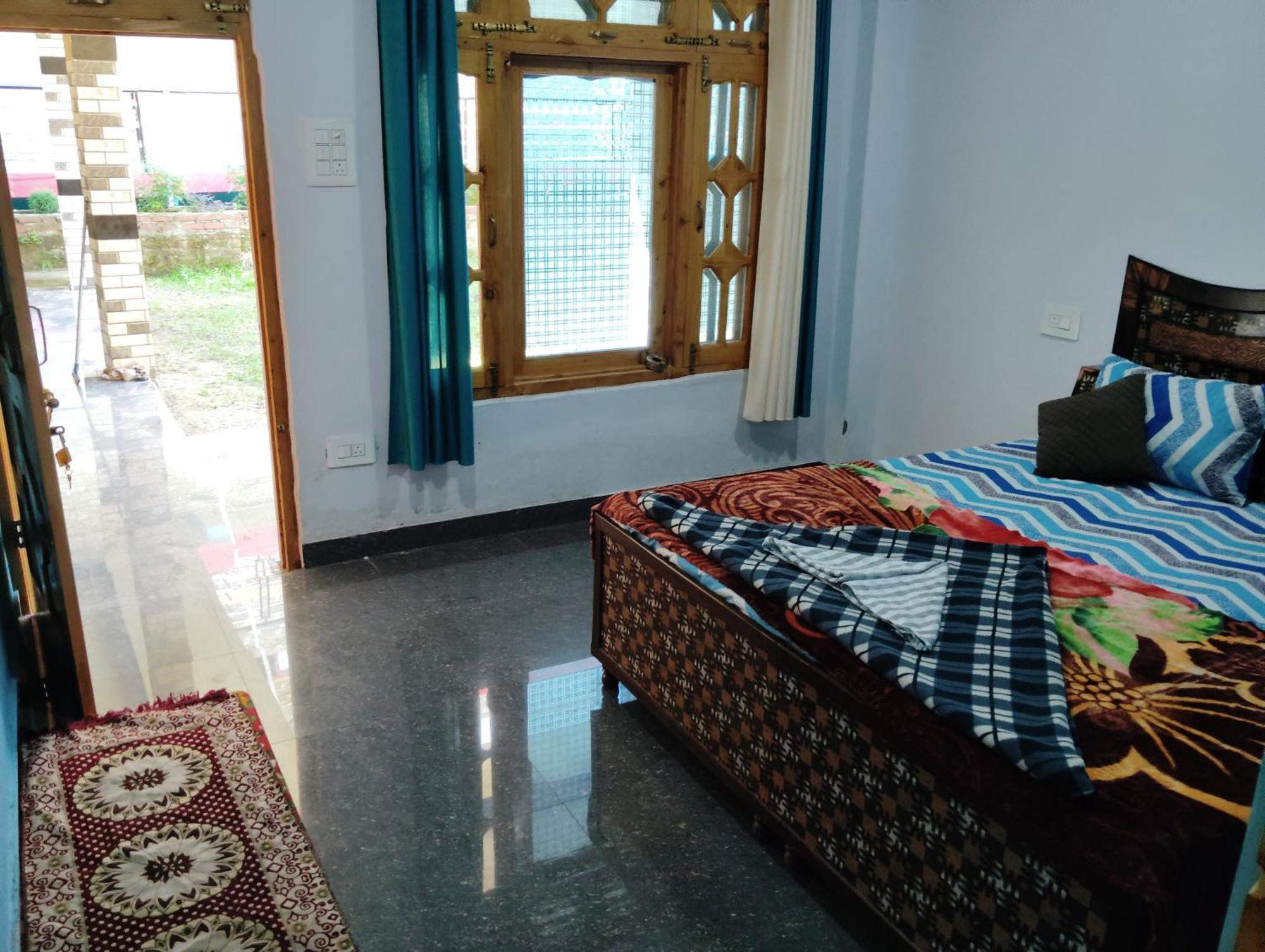 Dog N Hill Hotel Kasol Exterior photo