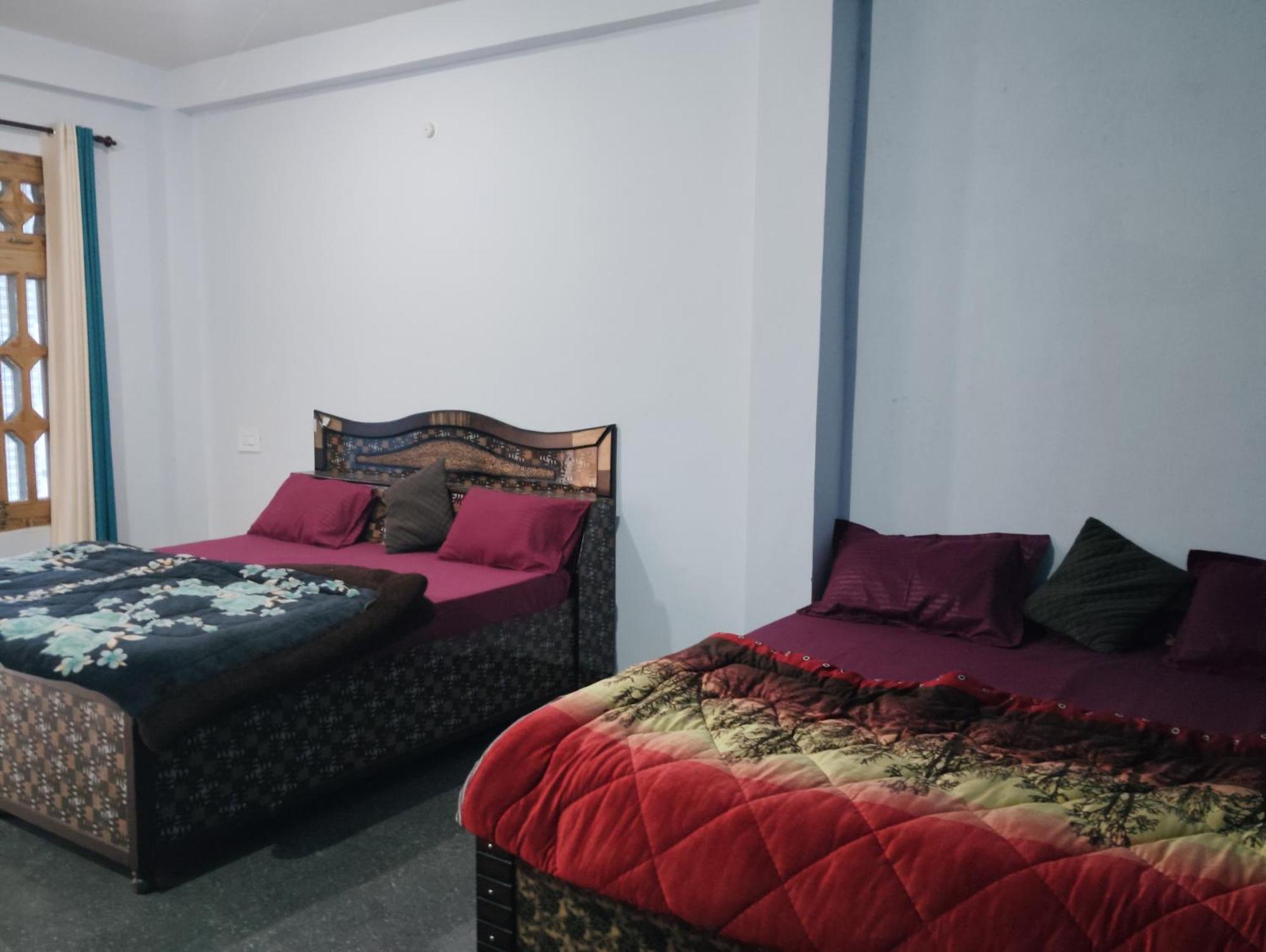 Dog N Hill Hotel Kasol Exterior photo